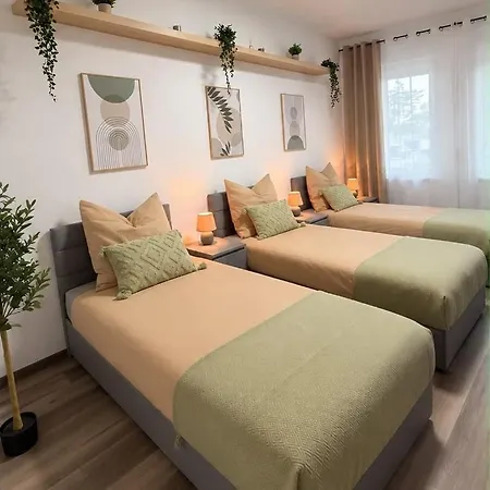 Apartment Stylish Perfect For Groups And Families